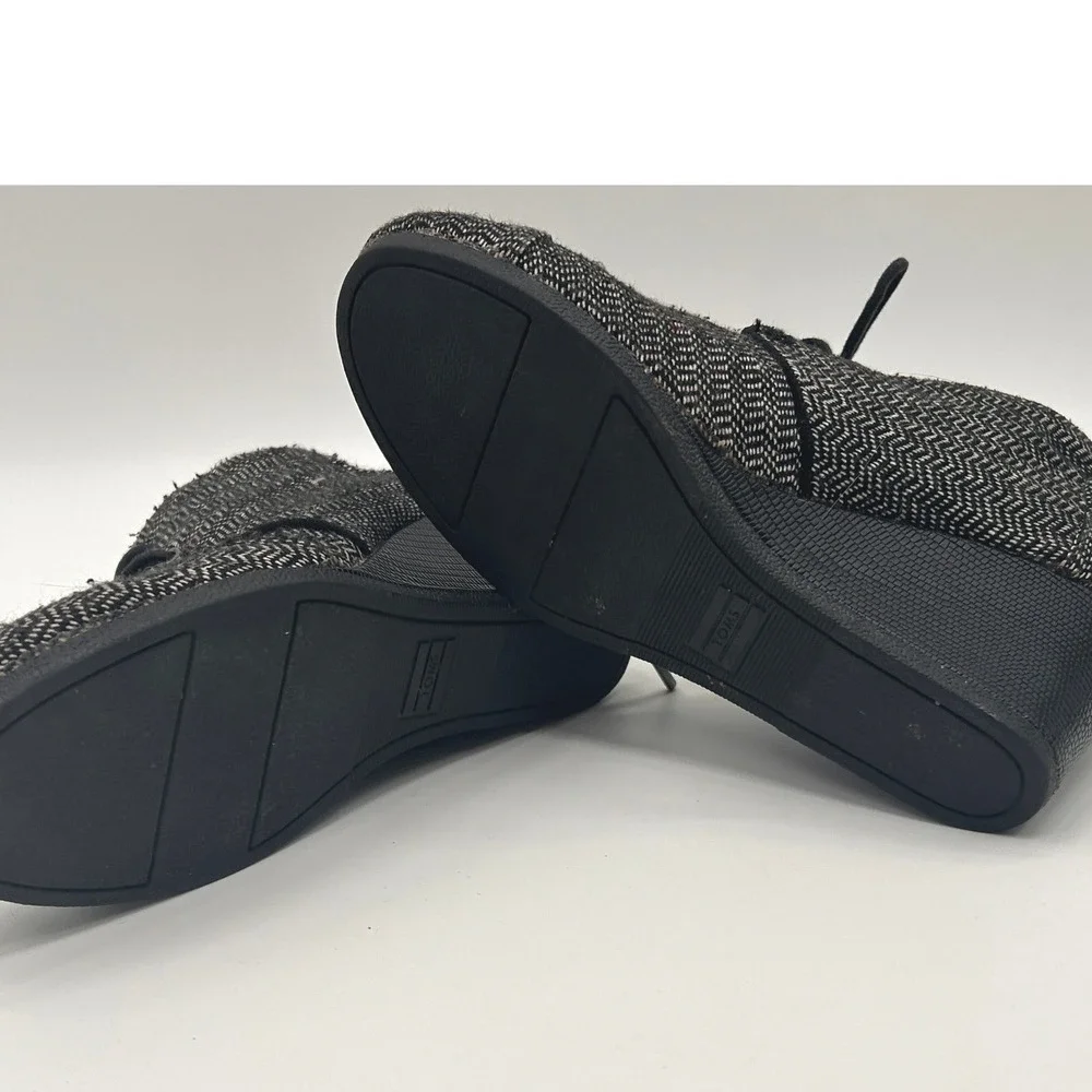 TOMS Black White Herringbone Wedge Ankle Booties Size 8 Lace‎ Up Shoes Scandi